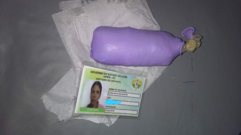 Mulher é presa ao tentar entrar em presídio com celular nas partes íntimas, no Quinari