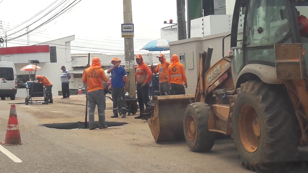 Socorro Neri garante que apesar das chuvas, a prefeitura mantém cronograma de “Tapa Buracos”