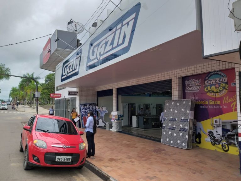 Gazin é invadida e bandido armado faz funcionária refém no Centro de Rio Branco