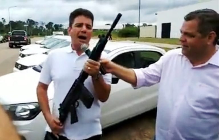 “Lugar de bandido é na cadeia”, declara Gladson durante discurso na Cidade do Povo