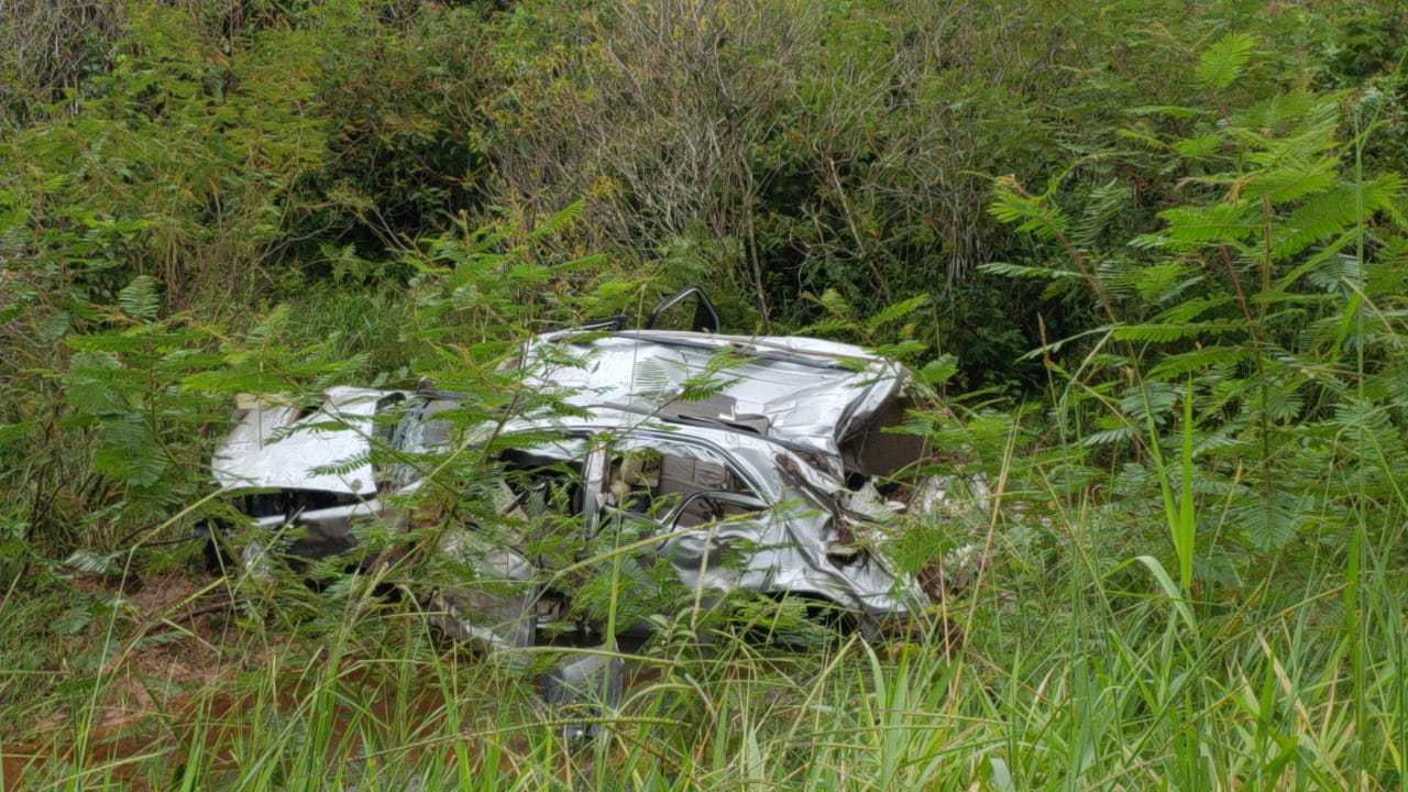 Acidente envolvendo dois veículos na BR-317 deixa três pessoas em estado grave