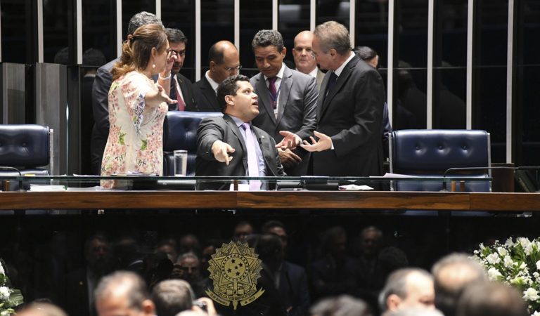 Após confusões, Senado retoma eleição de presidente com votação secreta