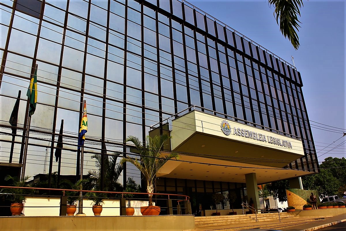 Debaixo de crise, governo, Ministério Público e Assembleia Legislativa falam a mesma língua