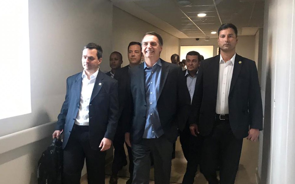 Bolsonaro recebe alta e deixa hospital em São Paulo após 17 dias internado