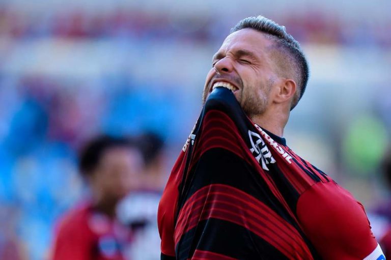 Diego marca de bicicleta e Flamengo goleia a Cabofriensedesta