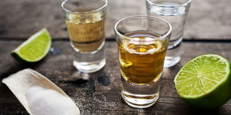 Tequila faz bem para digestão, osteoporose e até colesterol: 5 benefícios científicos