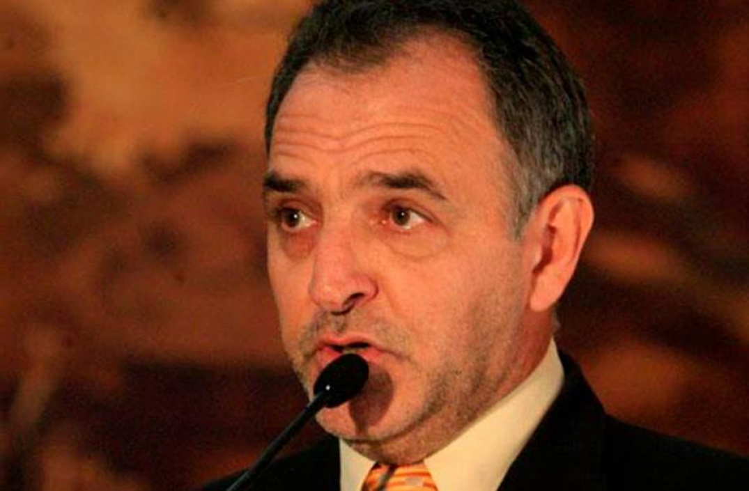 Após saída de Gehlen, Gladson convida Tchê para ser o novo líder do governo na Aleac
