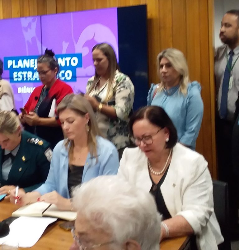 Dra. Vanda Milani se reúne com a bancada feminina da Câmara Federal