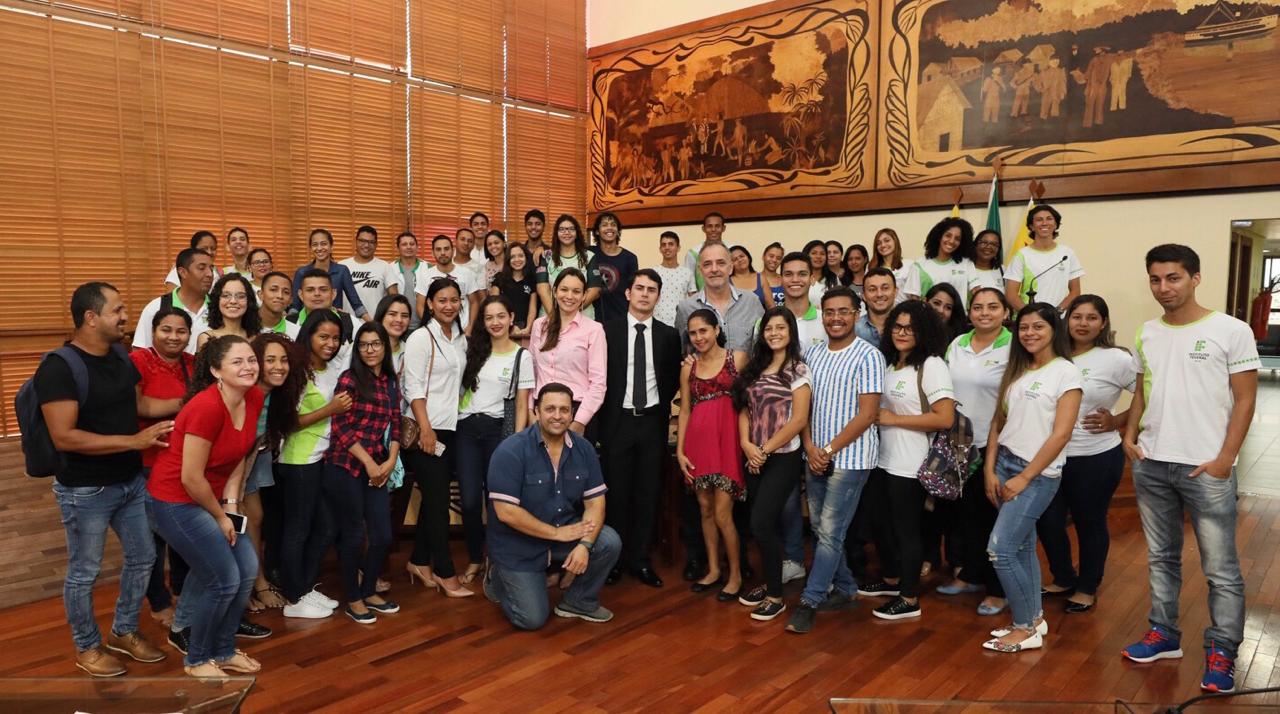 Alunos do Ifac visitam Assembleia Legislativa e conhecem trabalho parlamentar