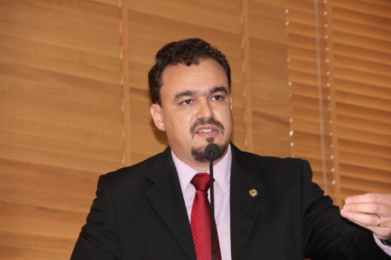 Zen apresenta anteprojeto que autoriza advogados do Acre a participarem de perícias médicas