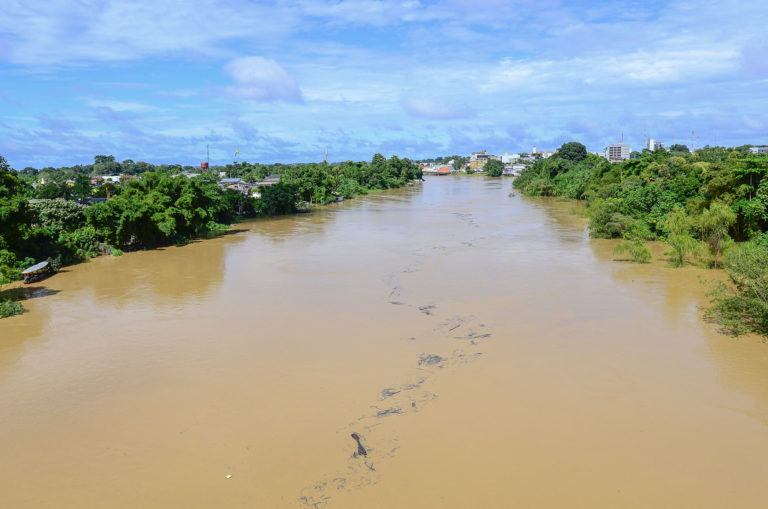 Socorro Neri mobiliza equipe de gestão diante da elevação do Rio Acre nas cabeceiras e na capital