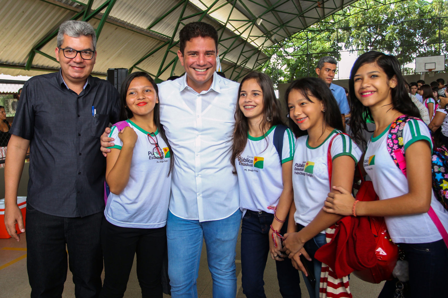 Gladson Cameli inicia ano letivo para 170 mil estudantes da Rede Pública de Ensino