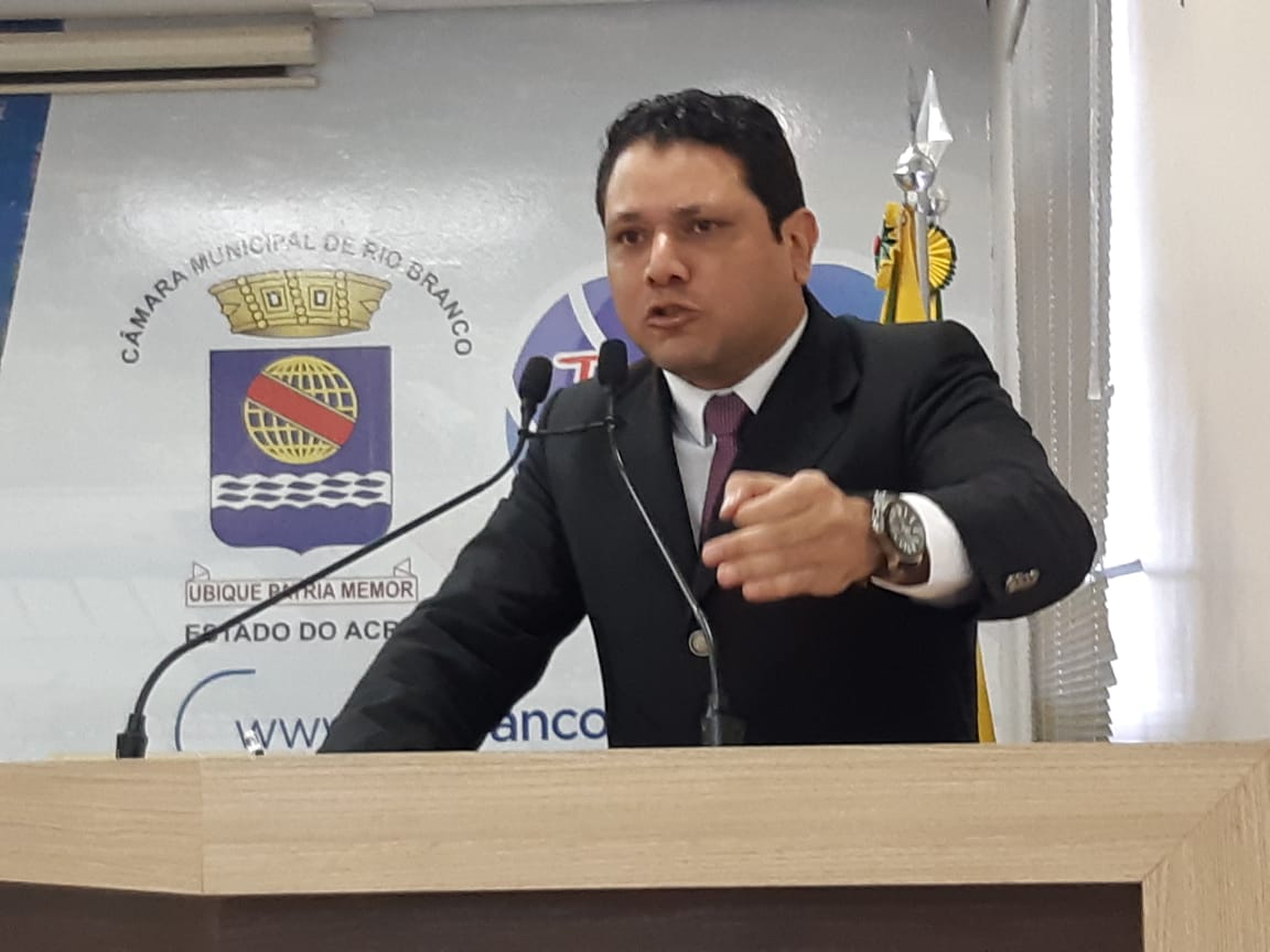 Vereador apresenta Projeto de Lei que proíbe dupla função aos motoristas de ônibus