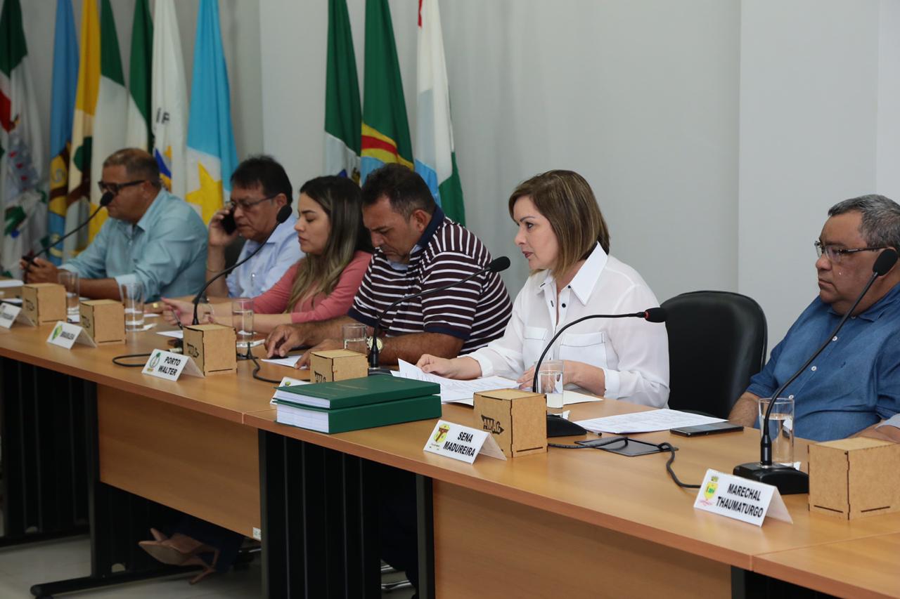 Prefeitos discutem estratégias conjuntas para melhorar a gestão das cidades acreanas