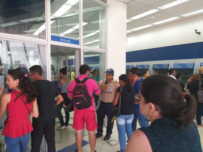 Agência da Caixa demora mais de 1 hora para realizar atendimentos na capital nesta quinta-feira