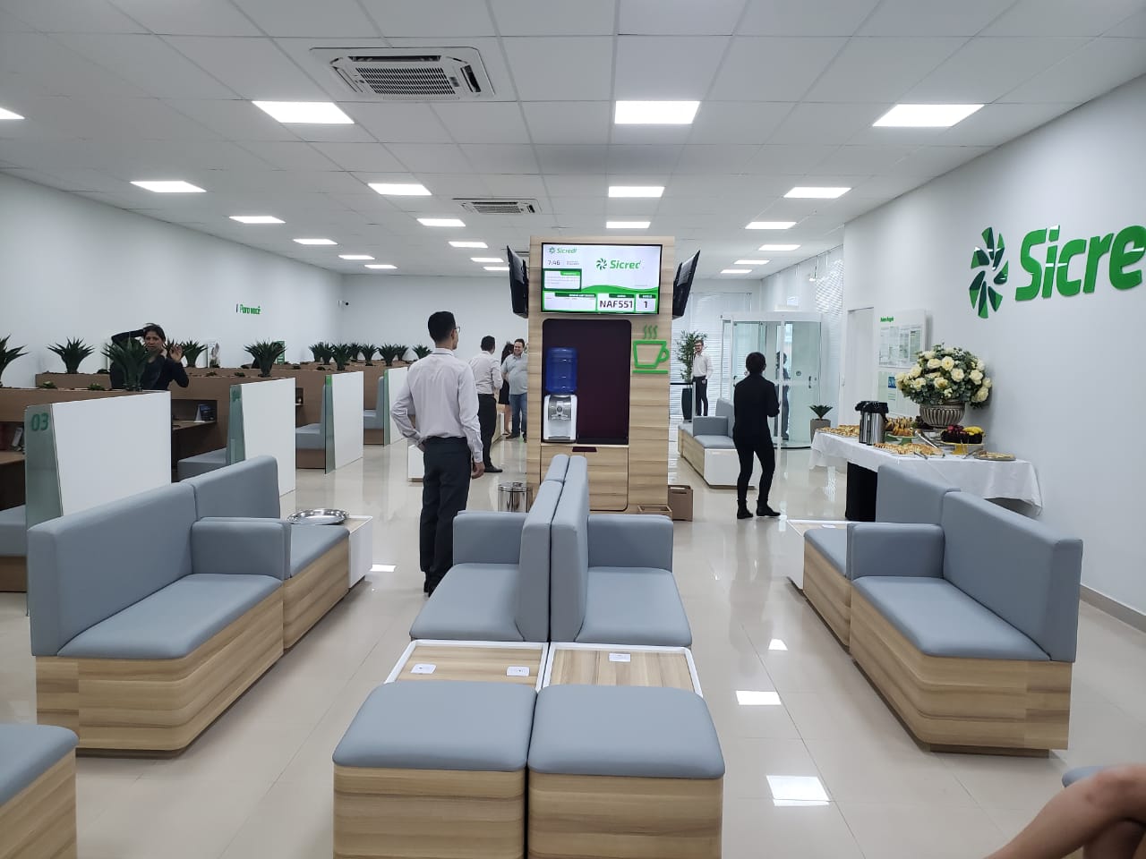 Sicredi reinaugura agência com novo design ambiental em Pontes e Lacerda-MT