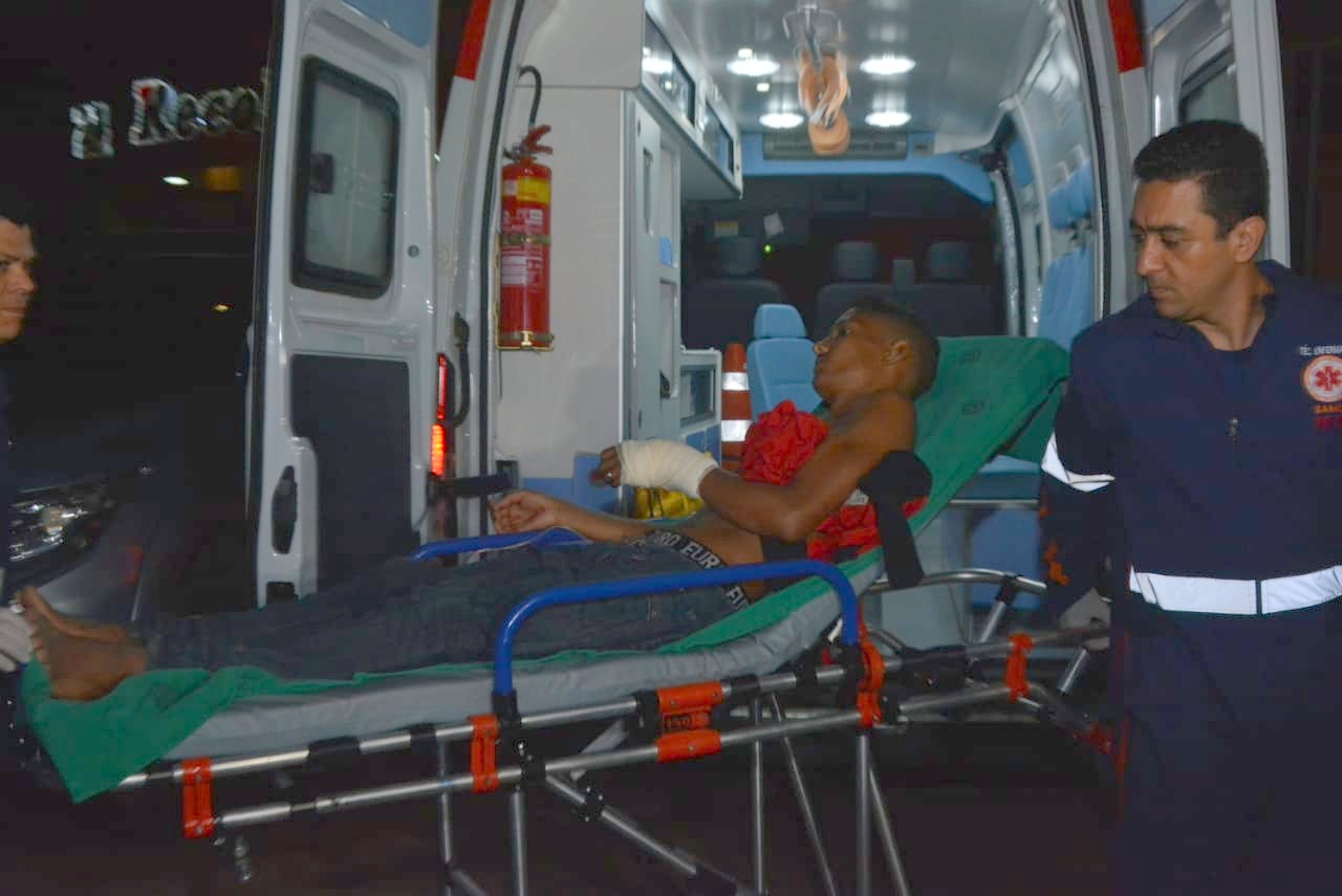 Adolescente de 16 anos invade casa e atira em homem que teria “mexido” com sua esposa
