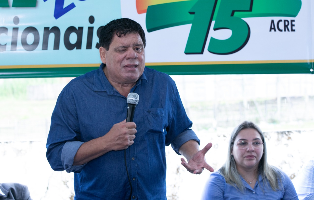 Flaviano Melo é reconduzido à presidência do MDB durante convenção estadual do partido