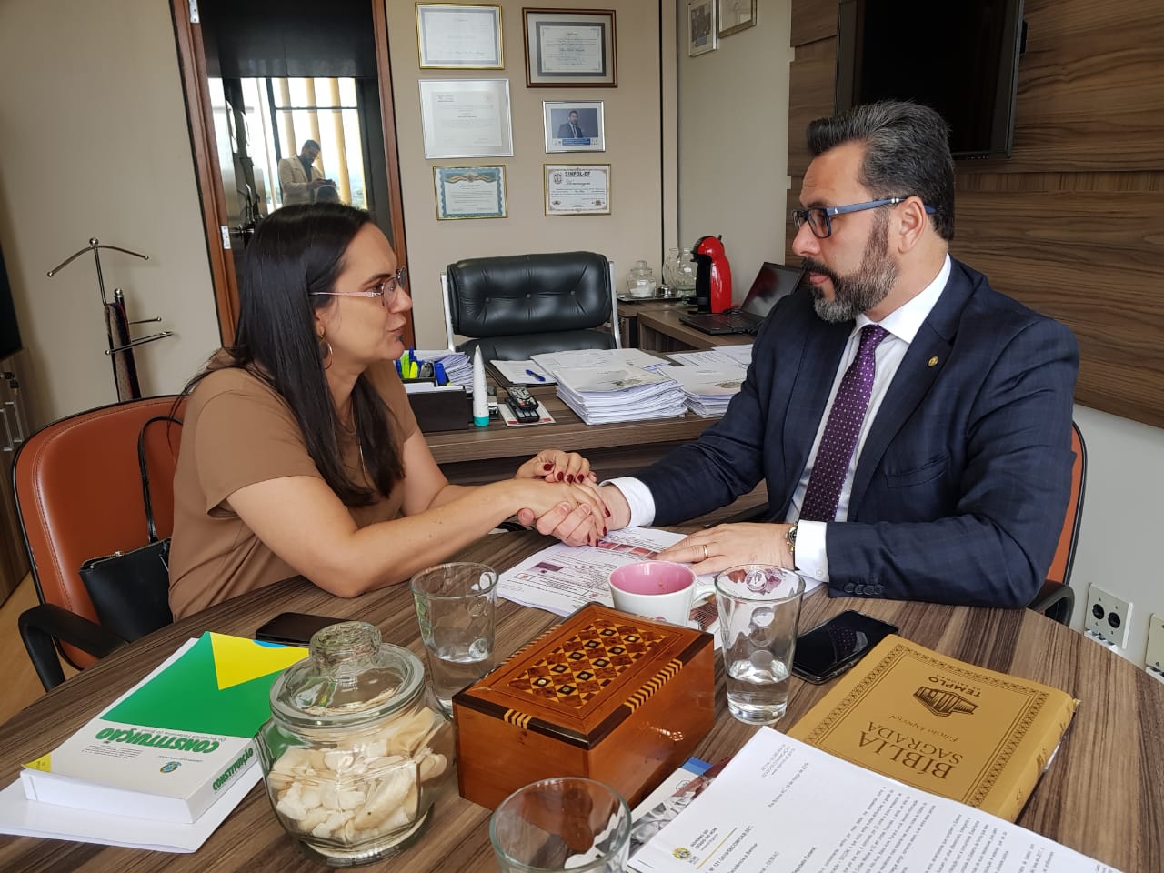 Secretária apresenta relatório e pede ajuda da bancada federal para ‘salvar’ sistema público de comunicação do Acre