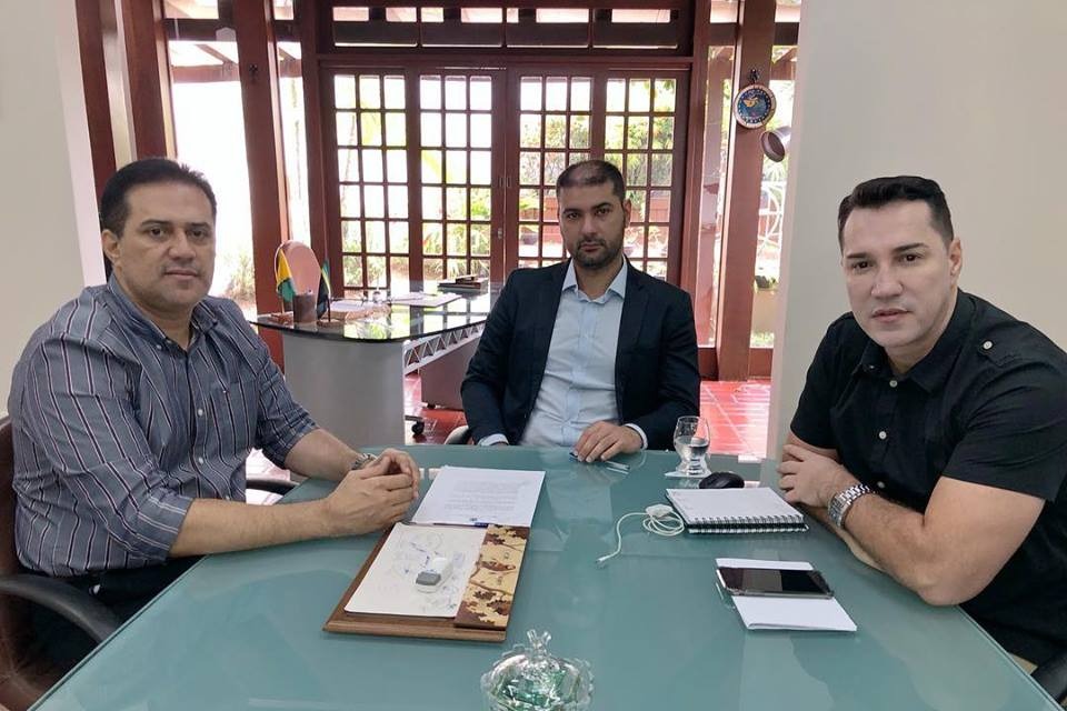 Com ausência de Gladson e Rocha, Nicolau Júnior assume governo do Estado