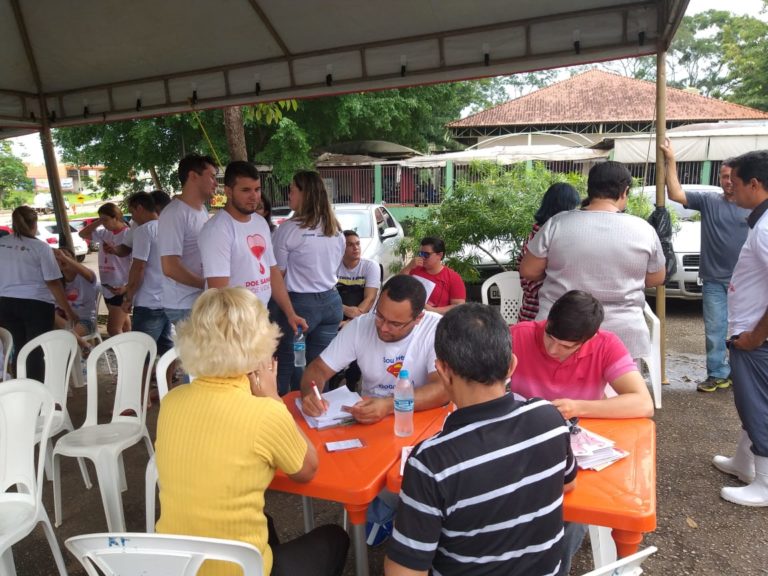 Fundhacre realiza campanha de doação de sangue e atrai centenas de doadores