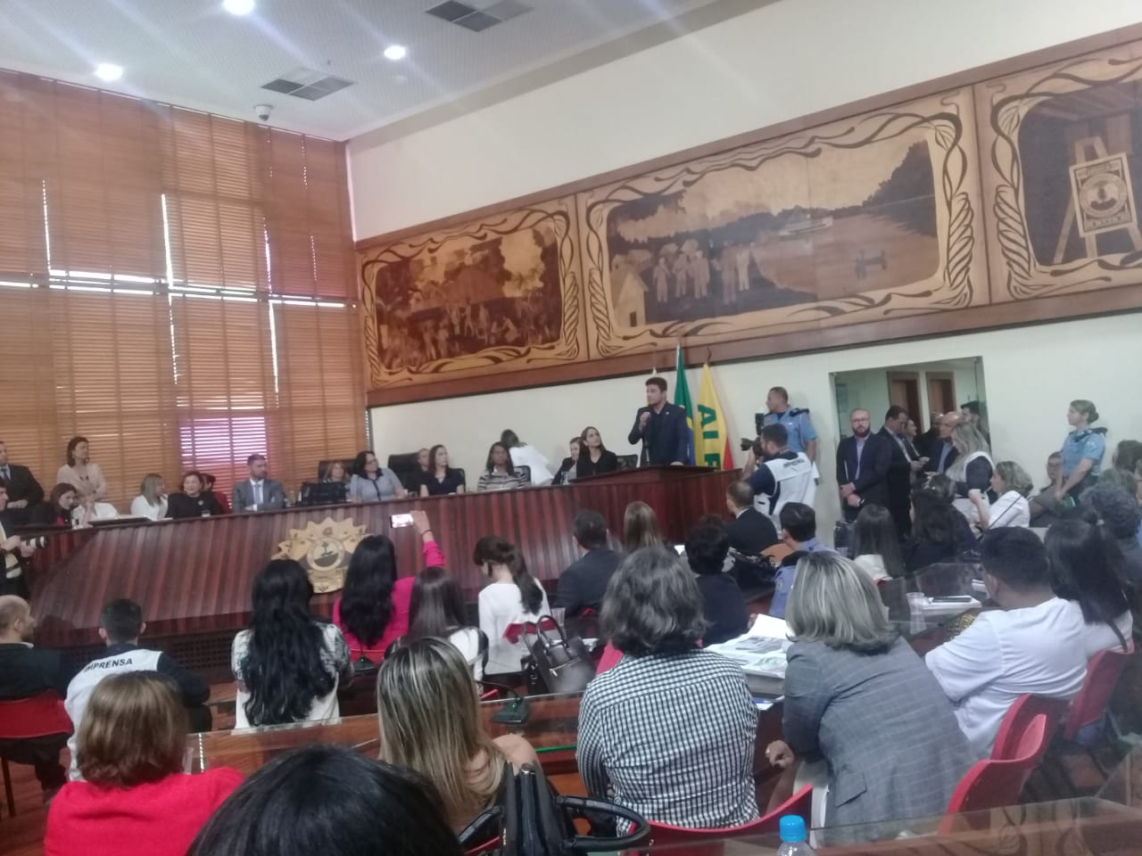 Damares Alves anuncia guerra aos pedófilos: “Eu sei o que é ser menina neste país”