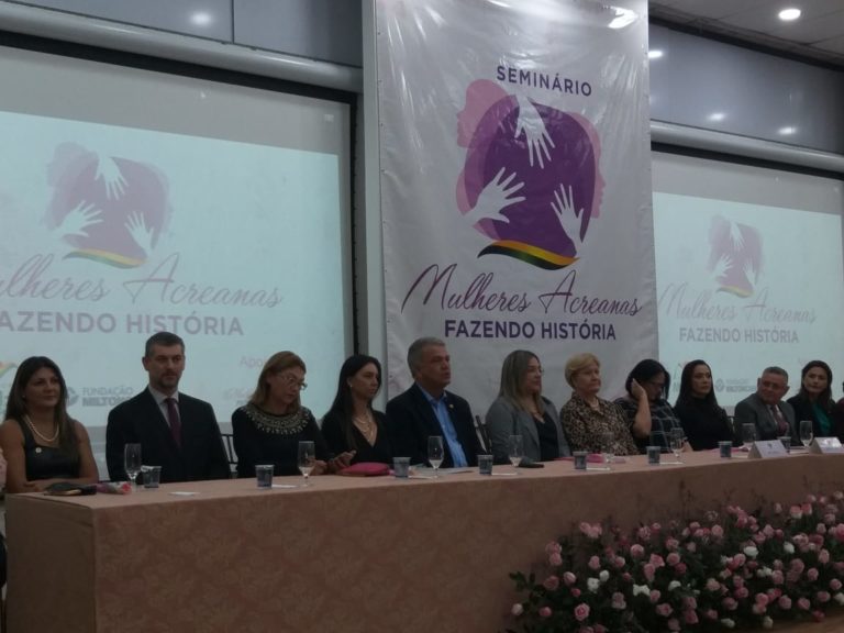 Damares pede que religiosos saiam das paredes das igrejas e defendam as mulheres