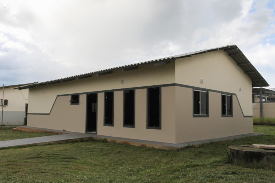 Governo define cronograma de entrega de obras iniciando por casas populares