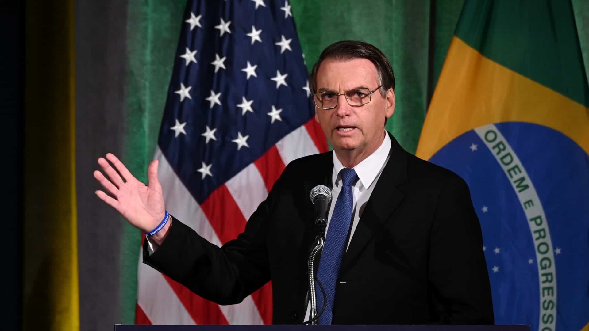 Bolsonaro diz não ter nada contra LGBT: ‘Mas quero minha casa em ordem’