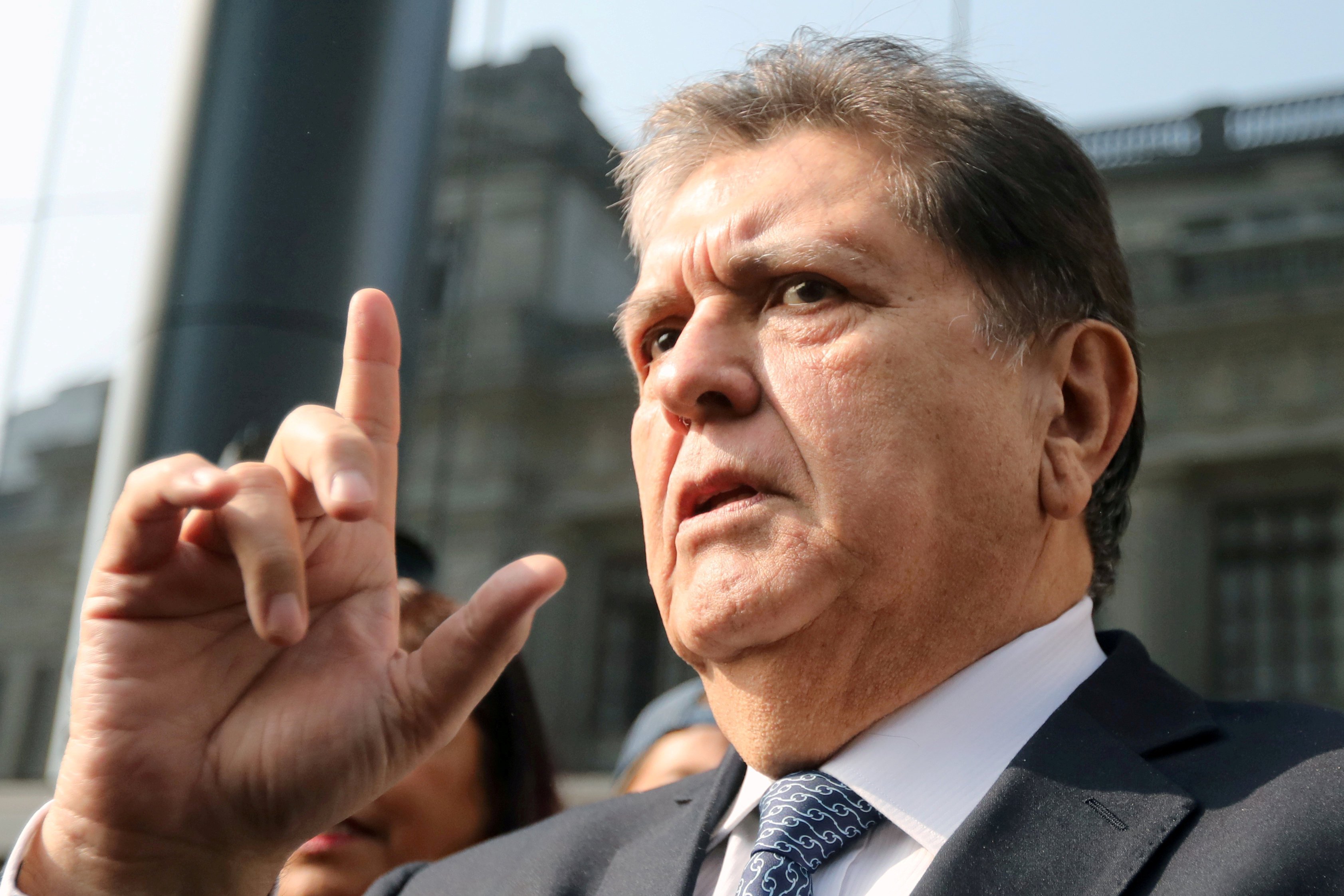 Ex-presidente peruano, Alan García se mata antes de ser preso por caso Odebrechtesta
