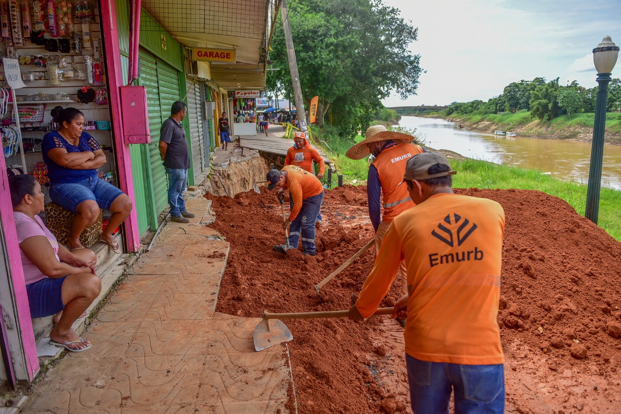 Prefeitura avança com obras de pavimentação do Calçadão Raimundo Escócio em Rio Branco