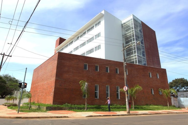 Enfermarias do PS para pacientes com covid-19 estão há 19 dias seguidos em colapso