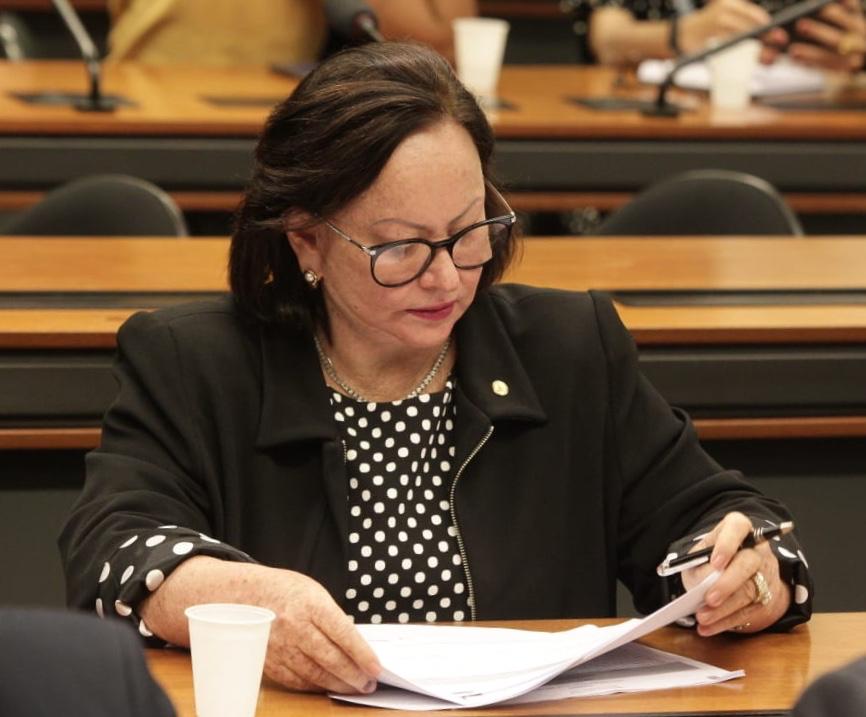 Projeto da deputada Vanda Milani amplia direitos trabalhistas