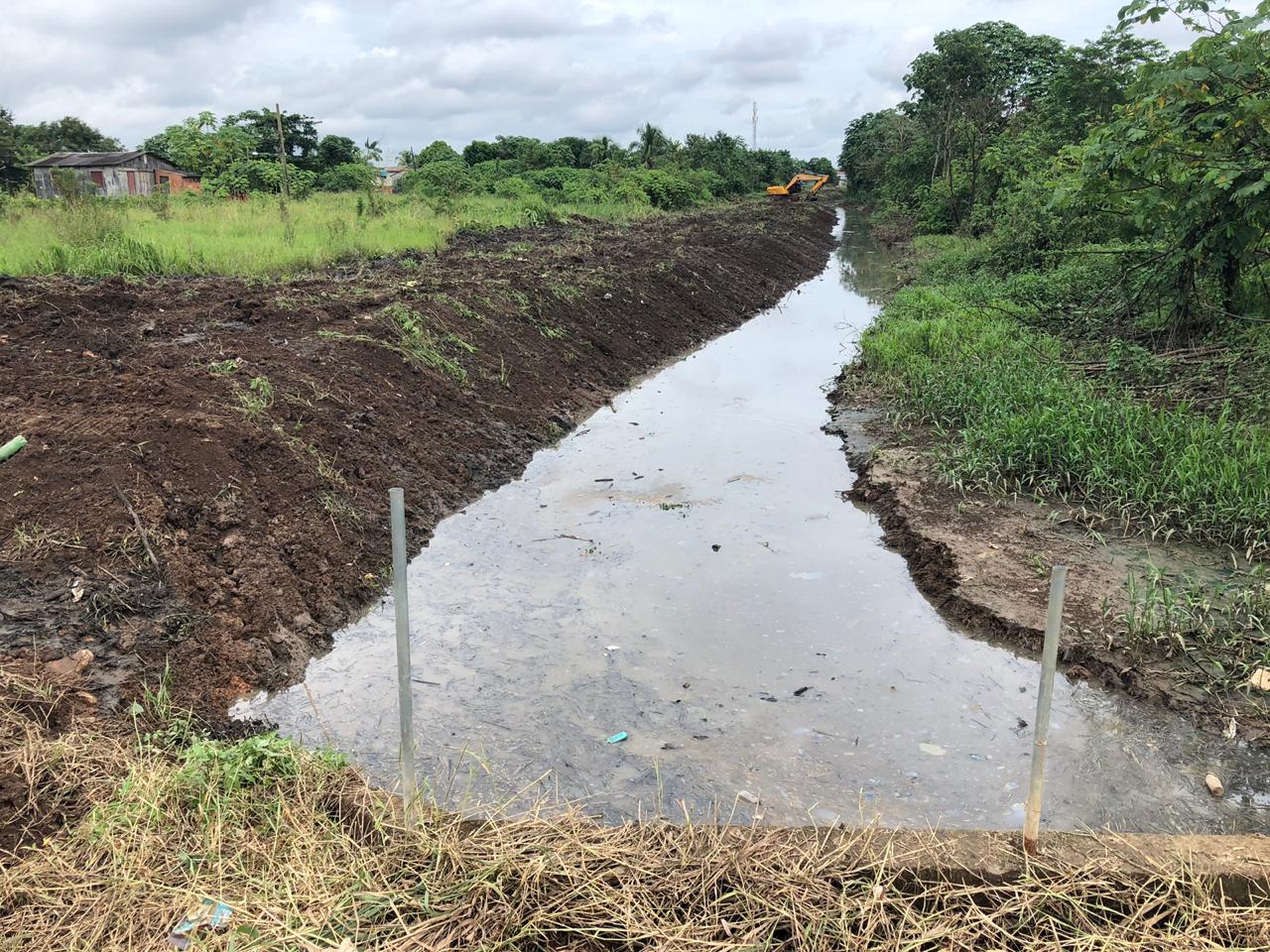 Prefeitura realiza limpeza e manutenção em redes de drenagem na Habitasa