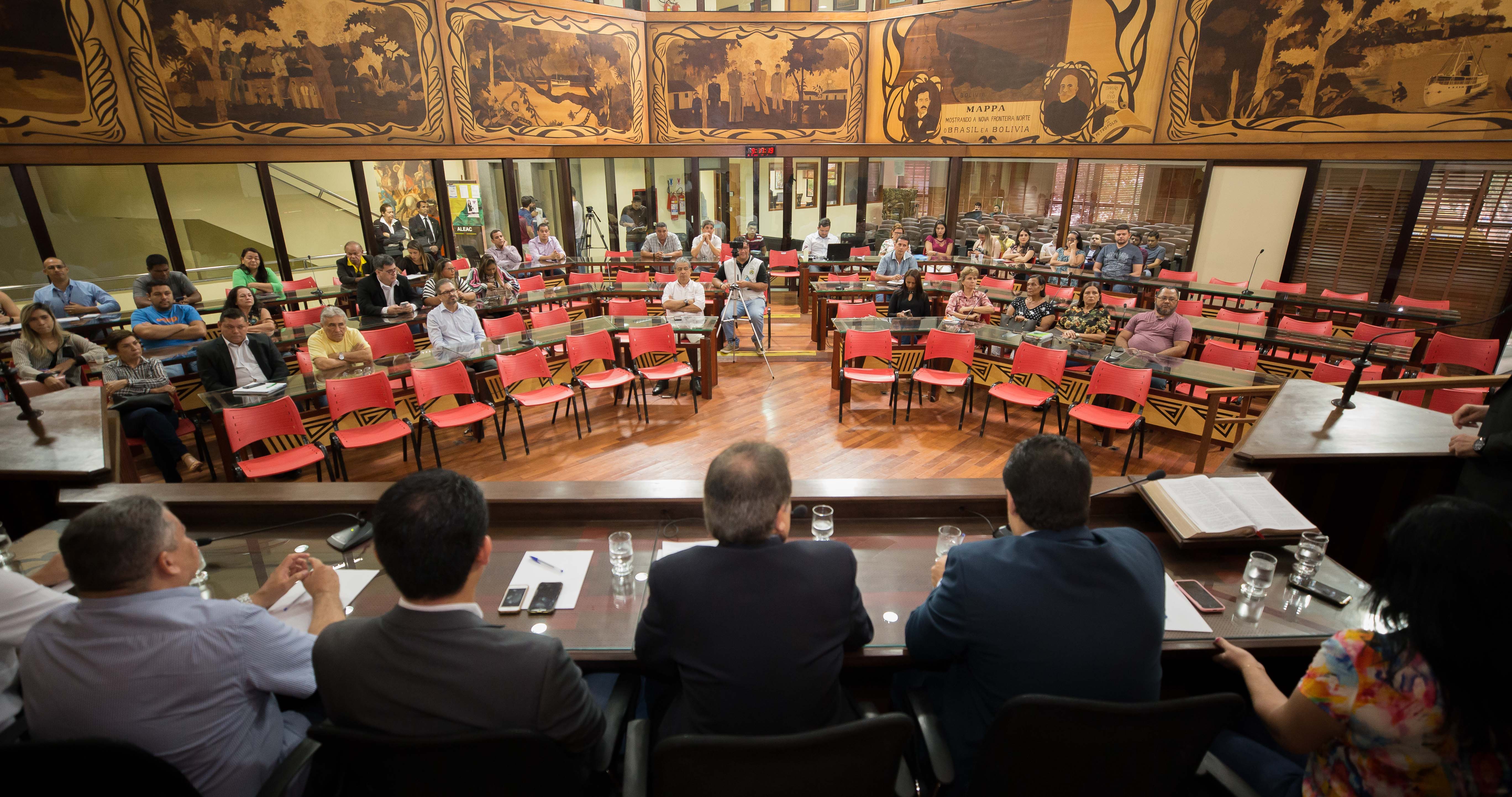 Aleac realiza sessão temática para debater Medida Provisória que altera a Consolidação das Leis Trabalhistas