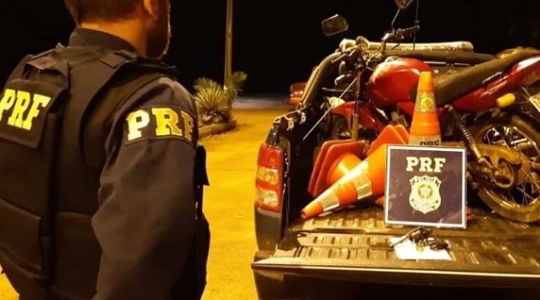 Polícia troca tiros com criminosos e recupera moto e arma roubadas em Rio Branco