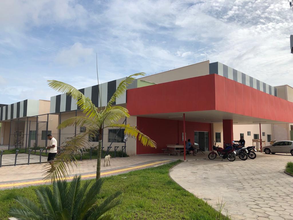 Secretário Alysson Bestene vistoria obras da UPA de Cruzeiro do Sul