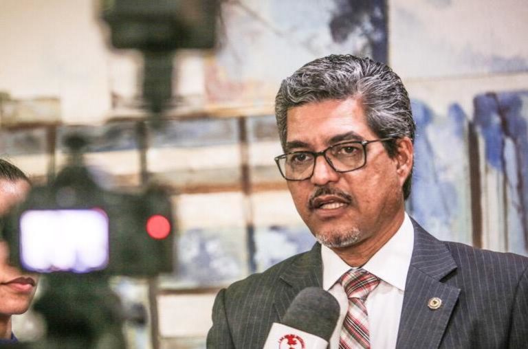 Edvaldo Magalhães diz que governo nomeou quatro diretores de maneira ilegal na Ageac