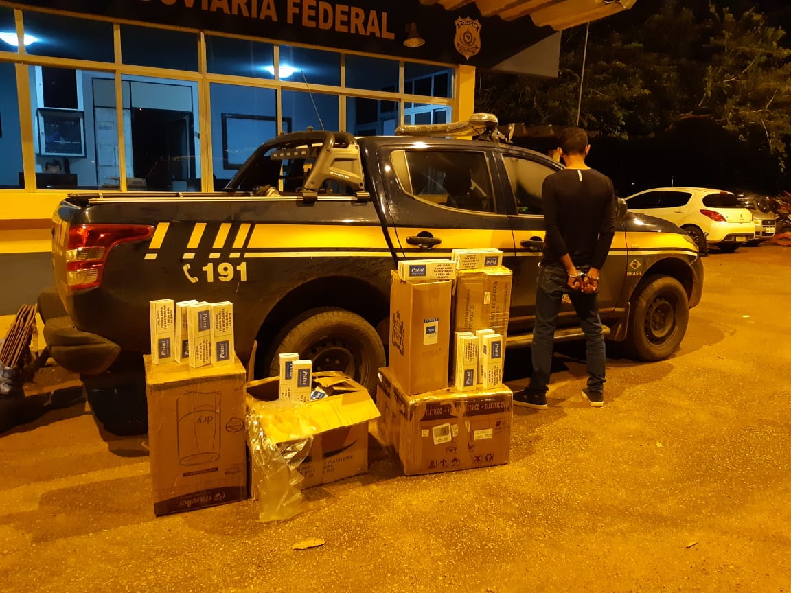Homem é preso com 300 pacotes de cigarros contrabandeados em ônibus na BR-317