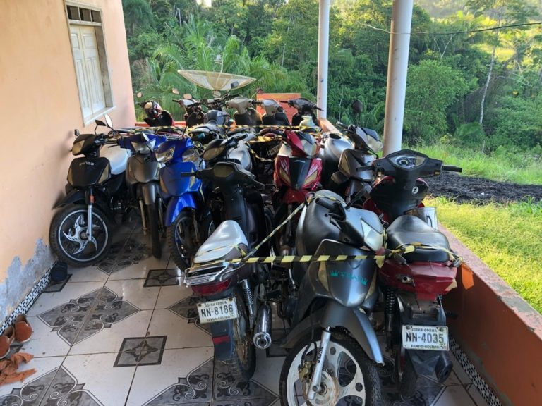 Polícia Federal apreende 21 motocicletas da Bolívia no município de Epitaciolândia