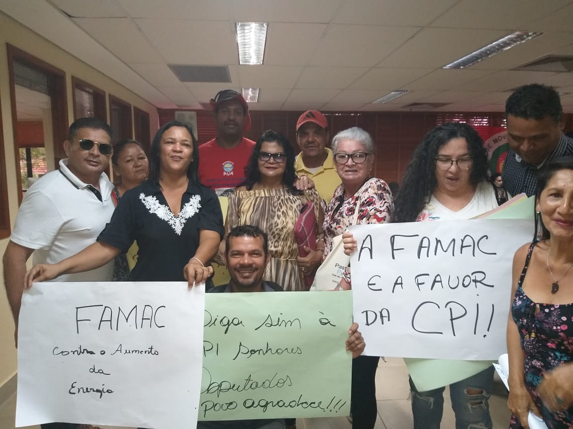 Deputados são acusados de bancar “manifestação pró CPI” com dinheiro, carros e combustível