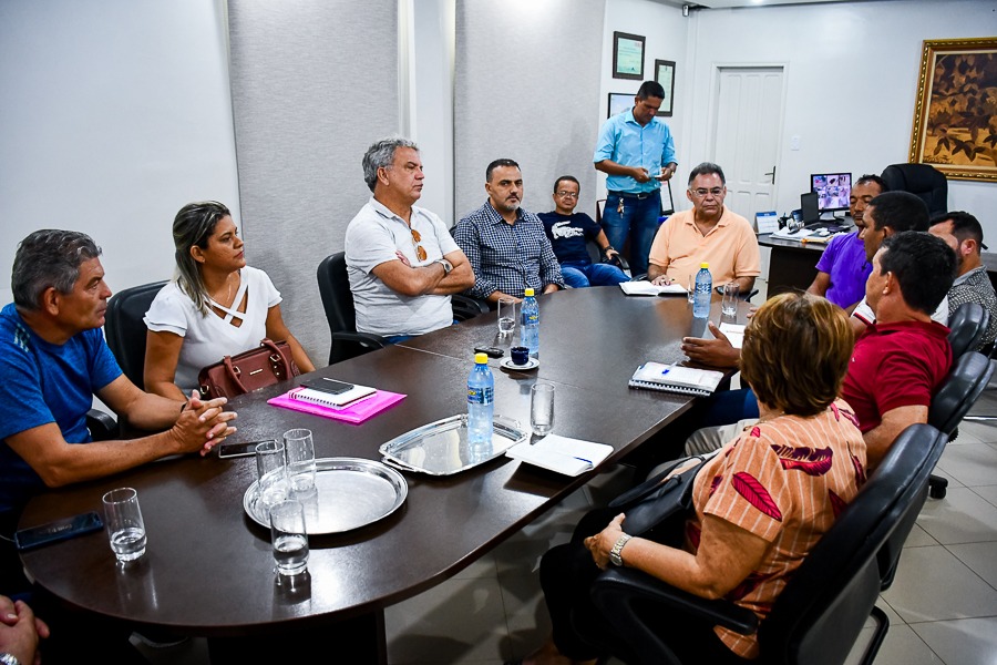 Senador Sérgio Petecão visita prefeito de Cruzeiro do Sul Ilderlei Cordeiro
