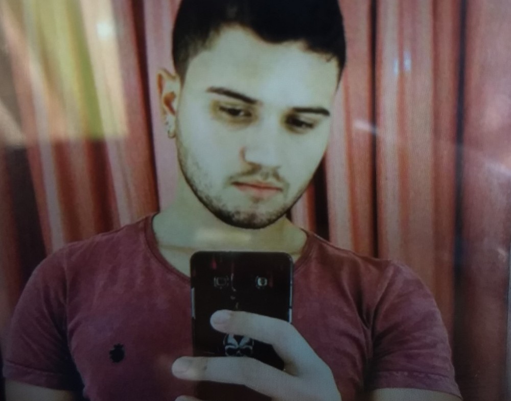 Jovem morre após colidir moto contra ônibus em cruzamento de Rio Branco
