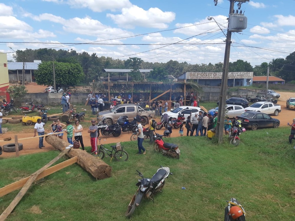Manifestantes seguem com bloqueio na BR-364 e Acre pode ficar isolado
