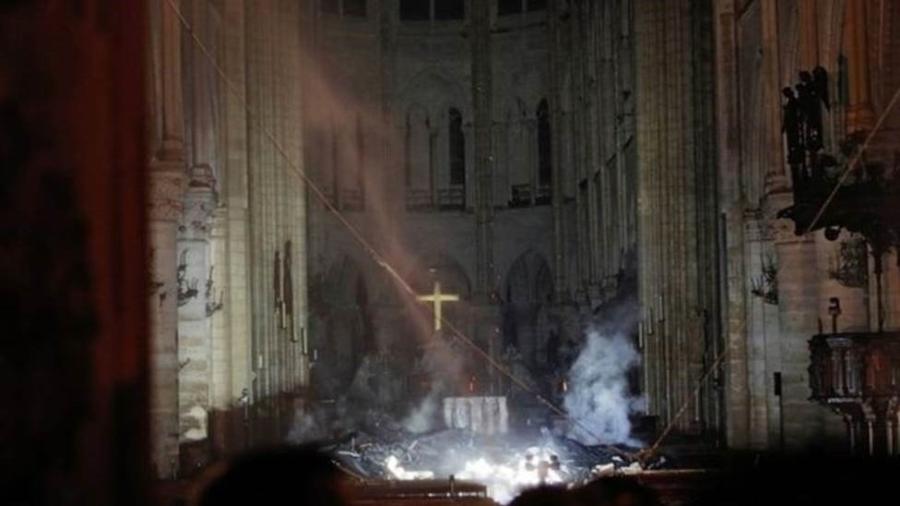 Veja como ficou o interior da catedral de Notre Dame após o incêndio