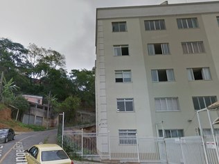 Homem joga óleo quente na ex-namorada enquanto ela dormia, em Juiz de Fora