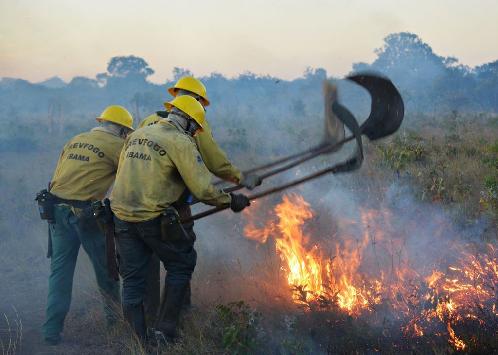 Governo Federal decreta emergência ambiental no Acre e Ibama vai contratar 30 brigadistas