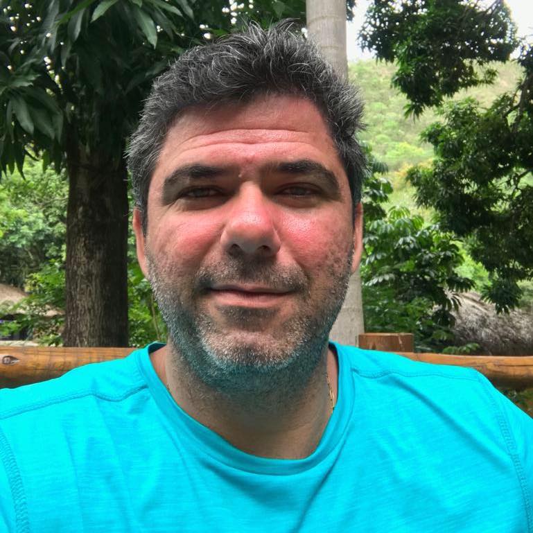 Primo de Gladson critica opositores no Facebook: “Não quer ajudar, não atrapalha, porra!”