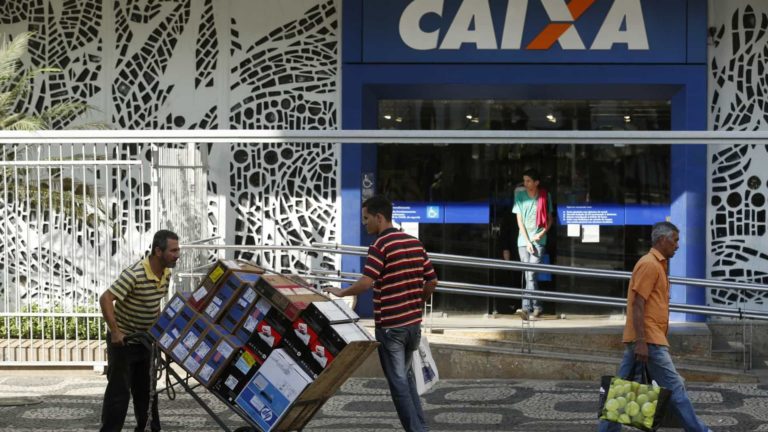 Saques de até R$ 500 do FGTS para não correntistas da Caixa começam na sexta