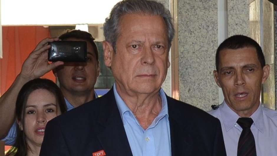 Dirceu e Cunha dividem cela na prisão da Lava Jato